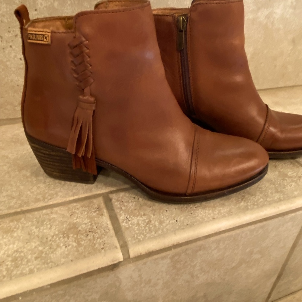 Leather booties! Great condition